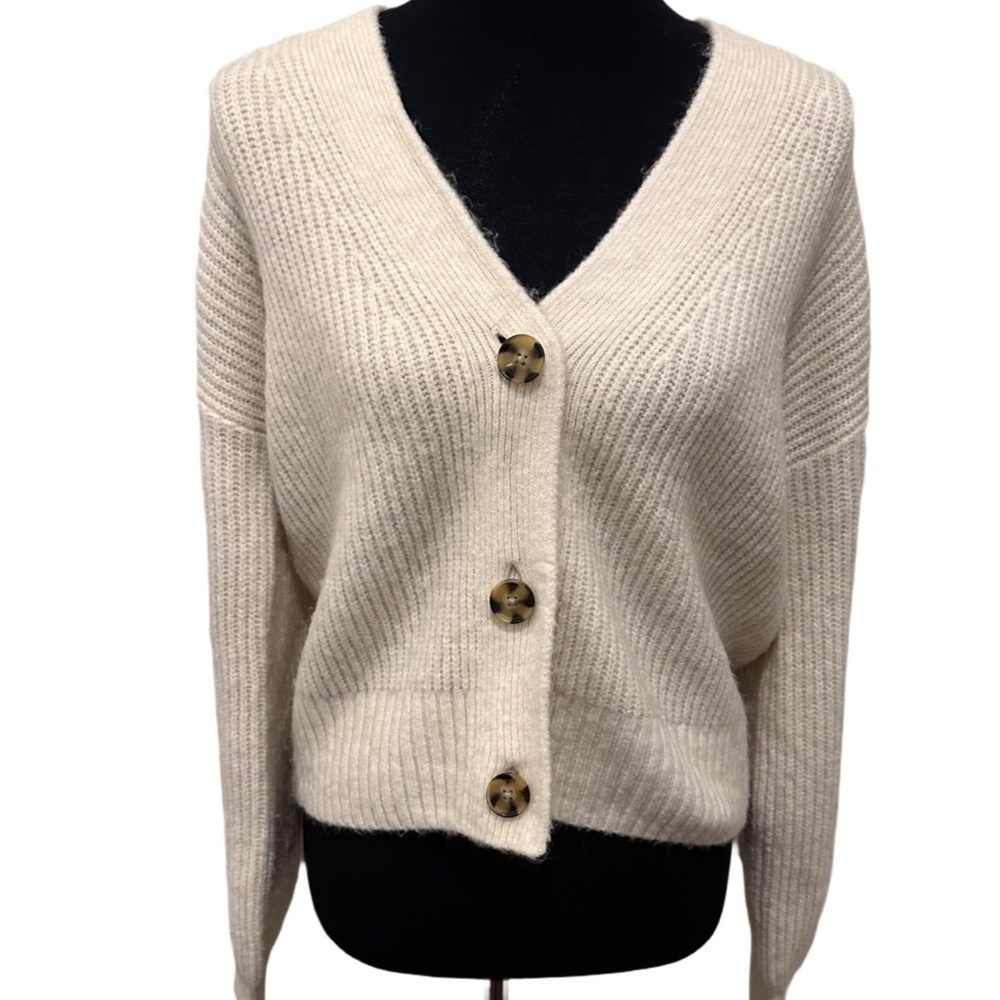 Women's Cream Button-Up Sweater Gap Fuzzy EUC V-neck Cardigan